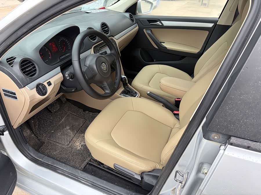 Volkswagen Jetta 2013 immagine di auto #5