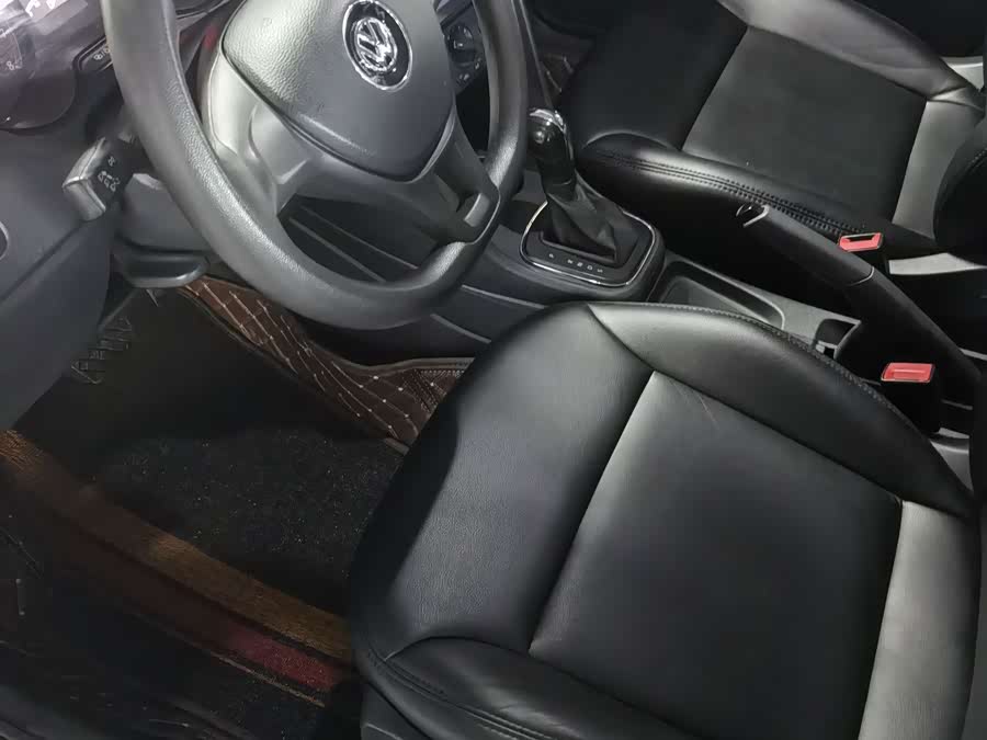 Volkswagen Polo 2019 car image #5