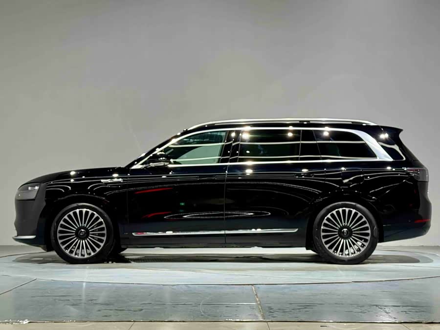 2025 car image #5
