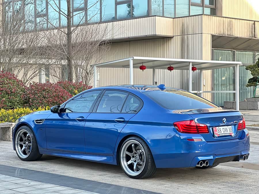 BMW M5 2015 изображение автомобиля #5