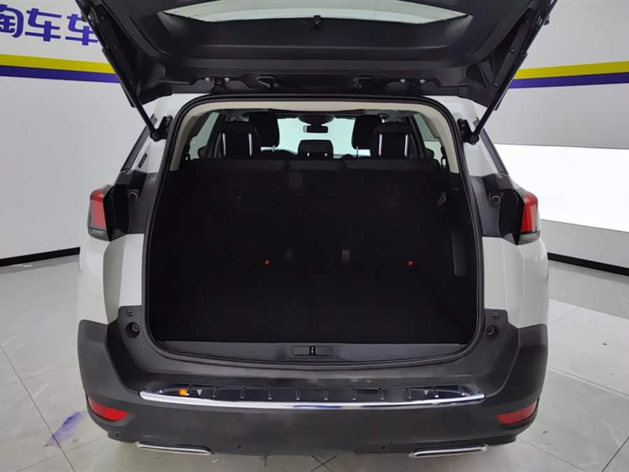 Peugeot 5008 2020 car image #5