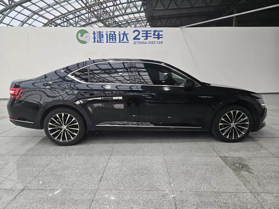 Skoda Superb 2016 car image #5