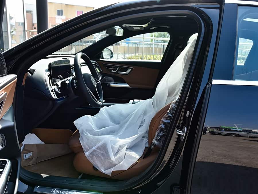 Mercedes-Benz E Class 2025 car image #5