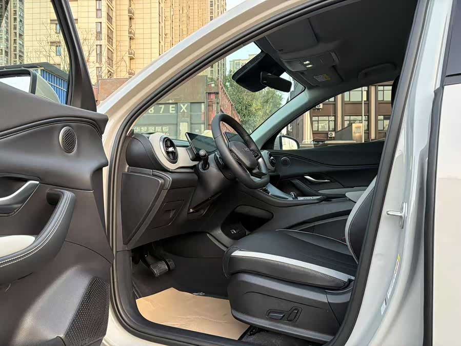 BYD Sea Lion 05 DM-i 2025 car image #5