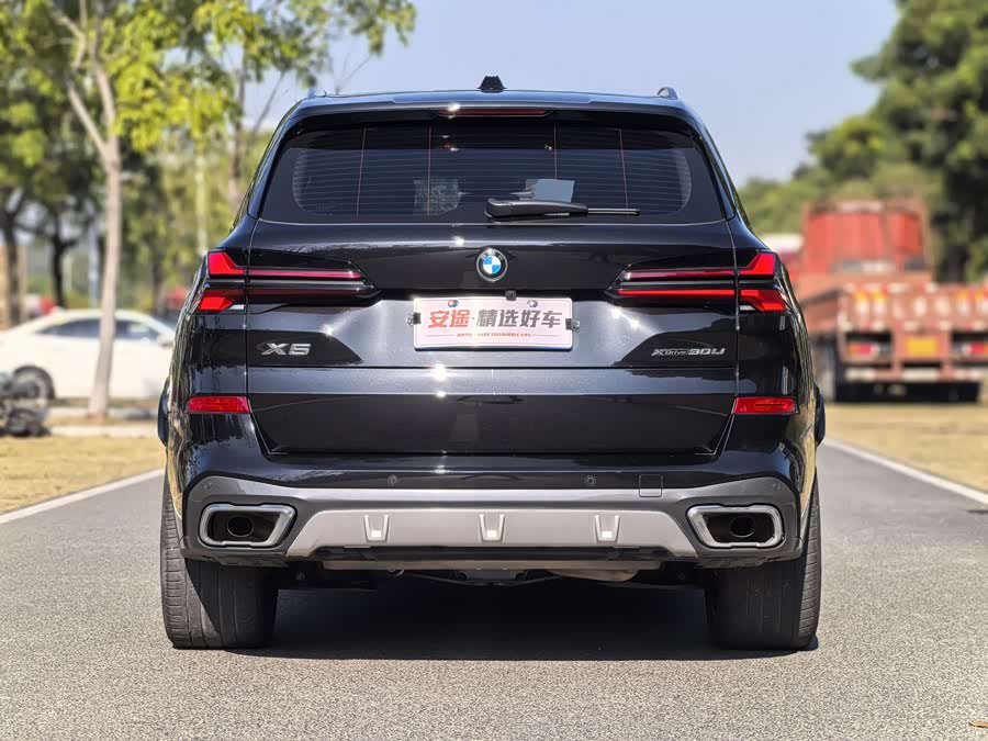BMW X5 2024 car image #5