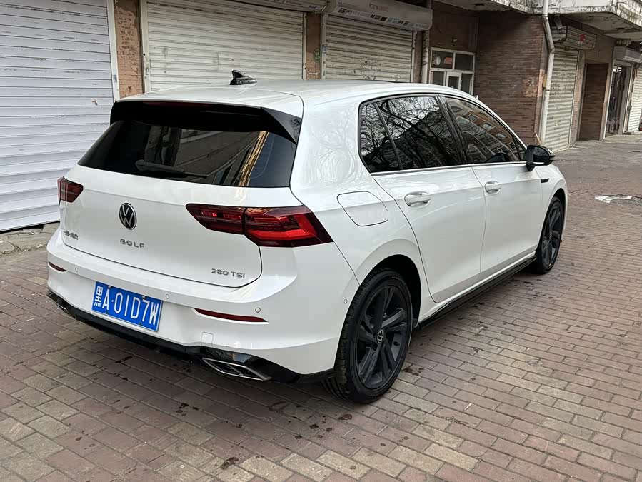 Volkswagen Golf 2022 car image #5