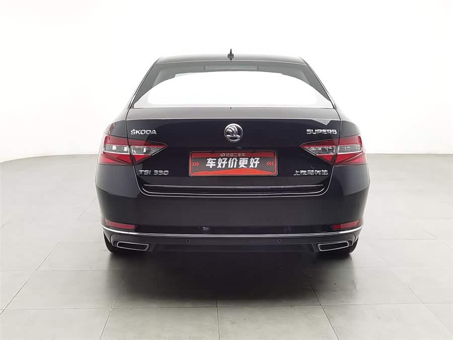 Skoda Superb 2018 car image #5