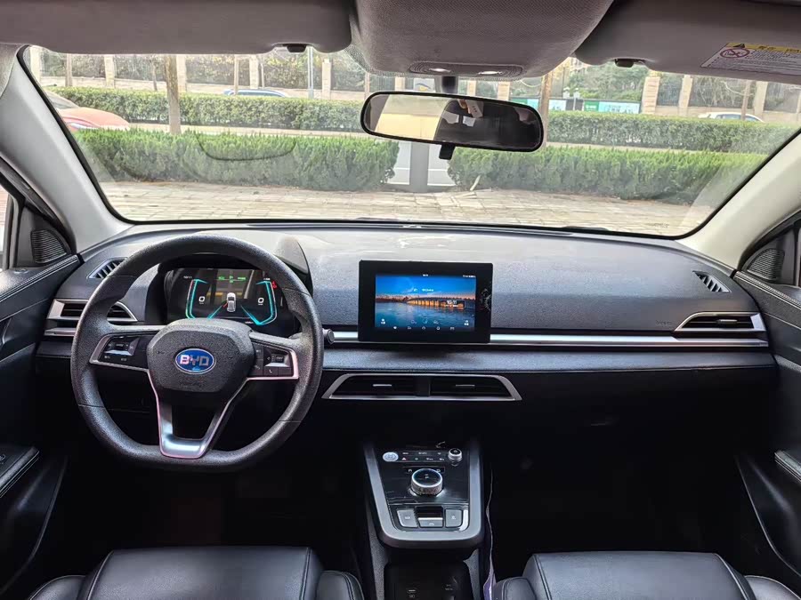 BYD e2 2019 immagine di auto #5