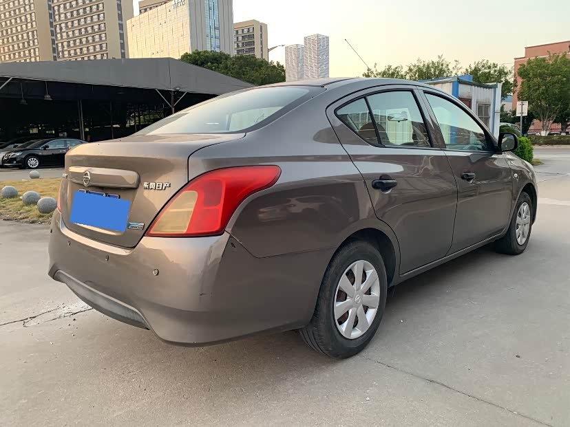 Nissan Sunny 2018 #5 Nissan Sunny 2018 car image #5