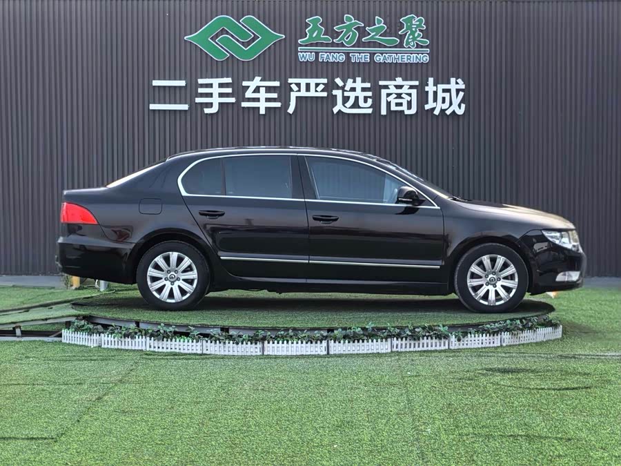 Skoda Superb 2012 imagem de carro #5