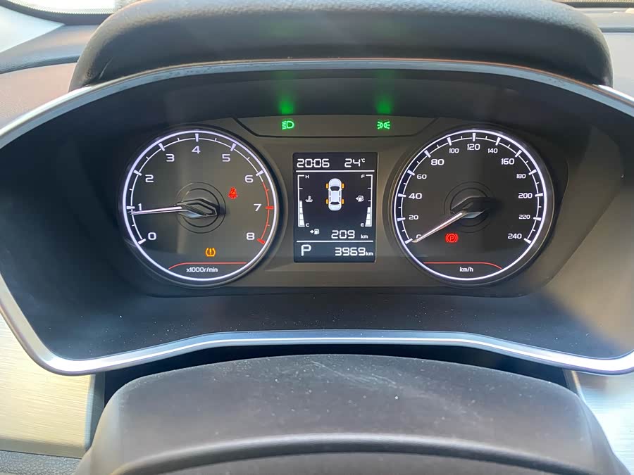 GEELY Coolray 2025 car image #5