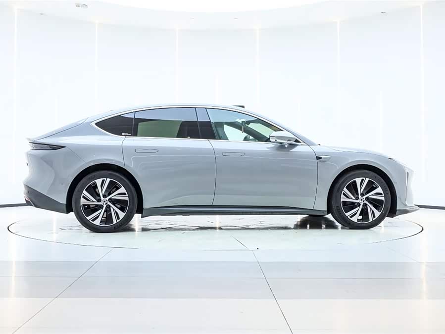 NIO ET5 2024 car image #5