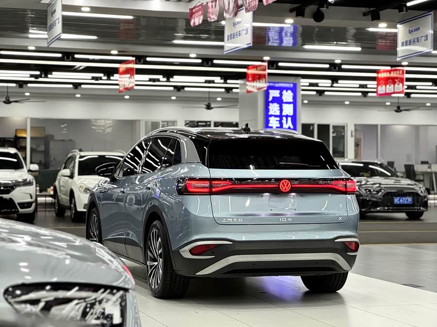 Volkswagen ID.4 X 2023 car image #5