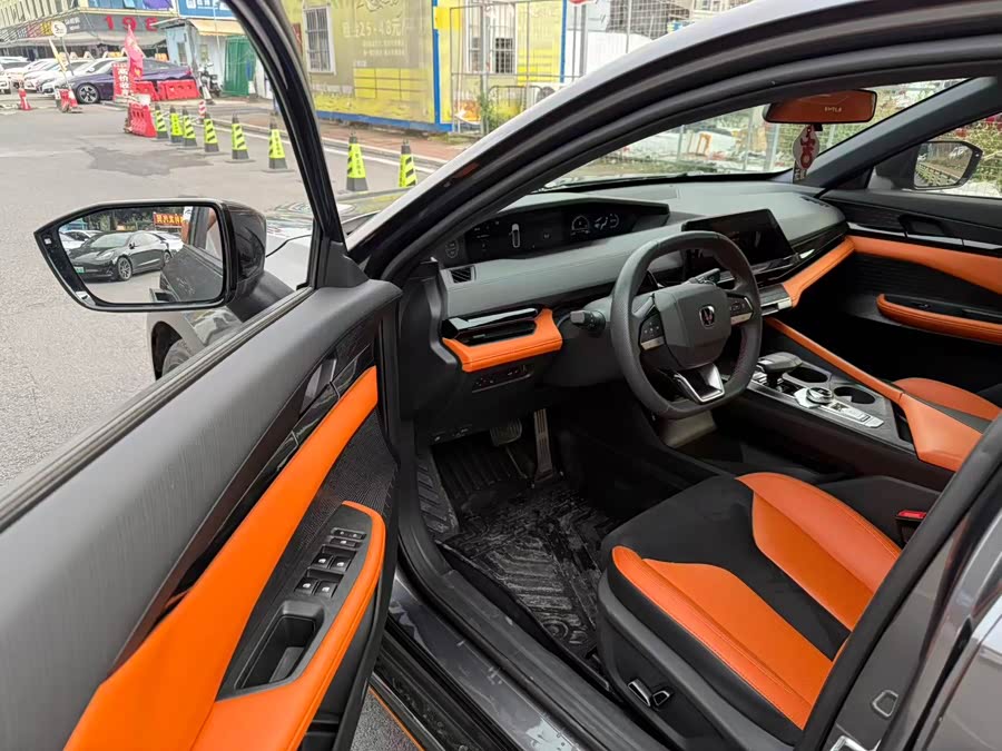Changan UNI-V 2023 car image #5