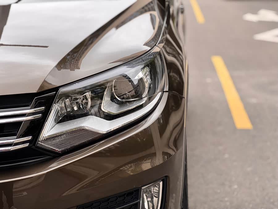 Volkswagen Tiguan 2018 car image #5
