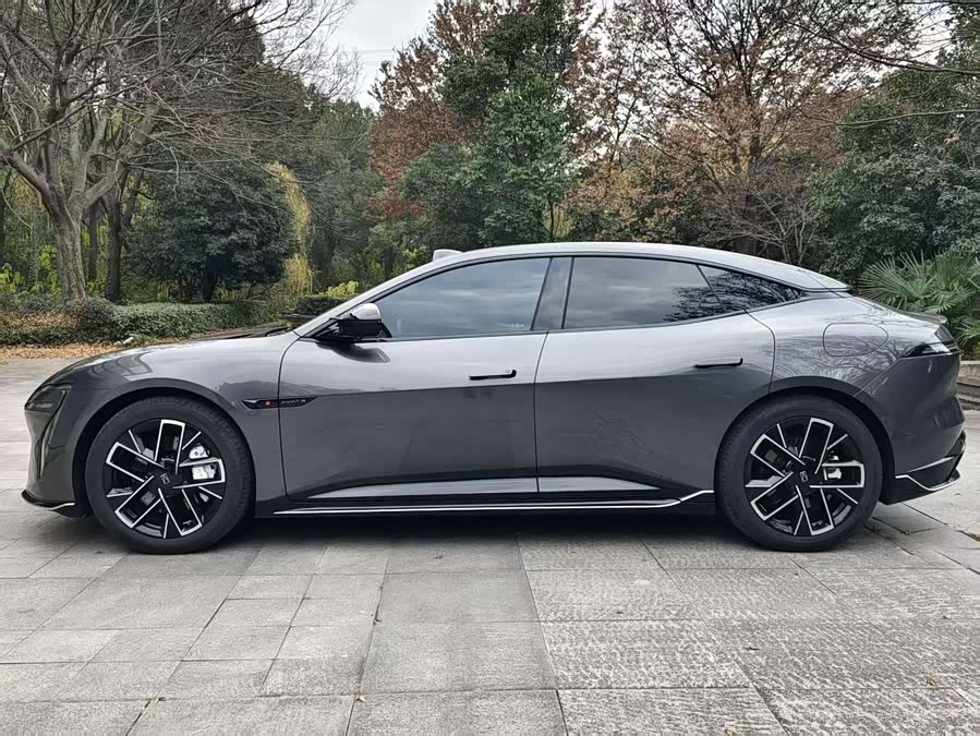 阿维塔 阿维塔06 2025 汽车图片 #5