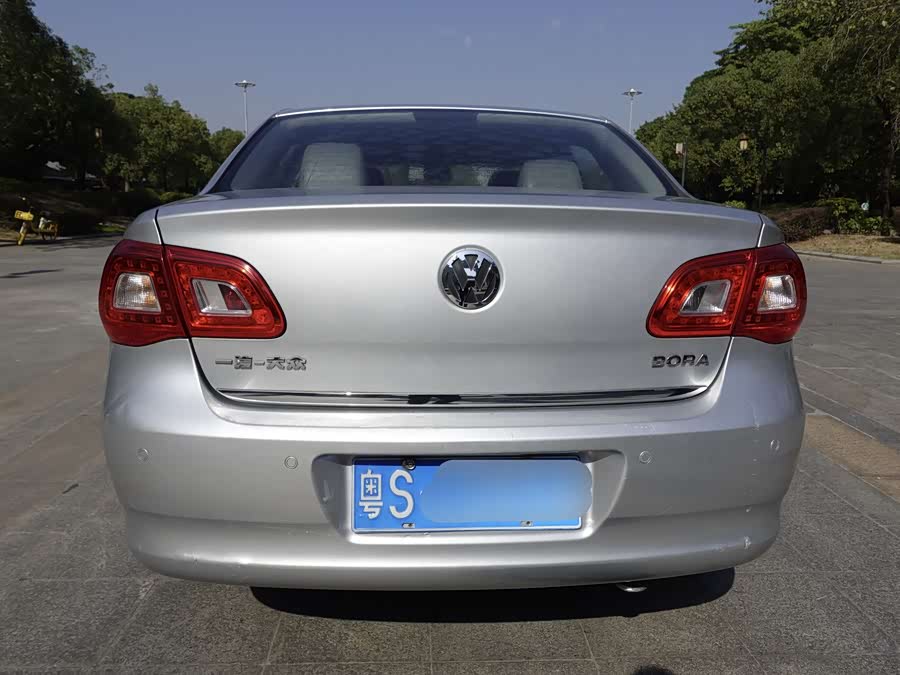 Volkswagen Bora 2011 car image #5