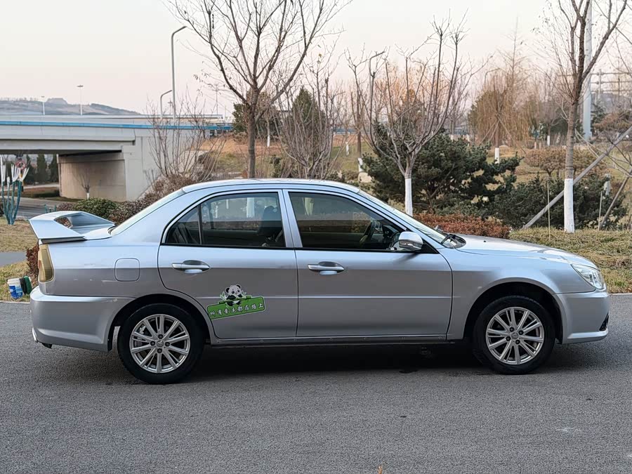 Soueast V3 Lingyue 2014 car image #5