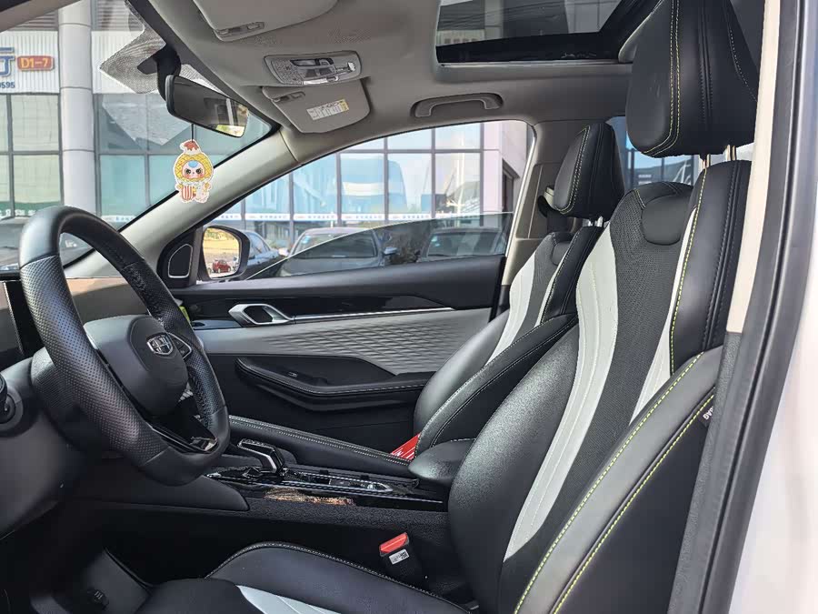GEELY Coolray 2023 car image #5