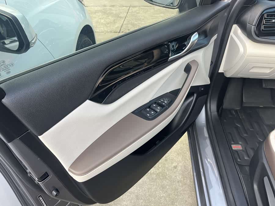 BYD Qin Plus 2024 immagine di auto #5