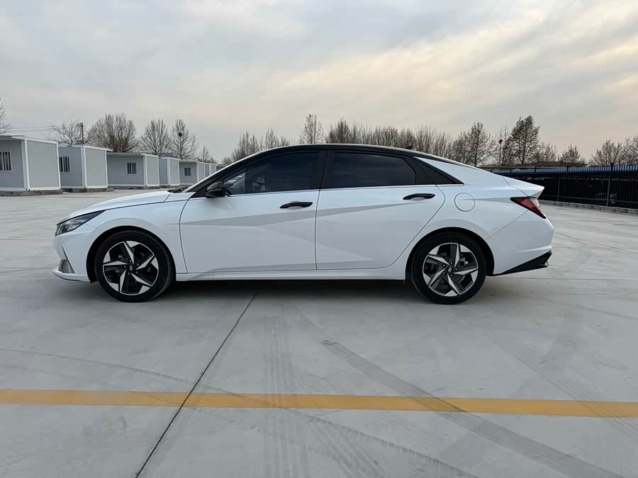 Hyundai Elantra 2021 car image #5