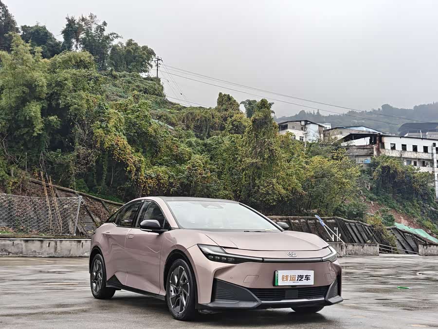 Toyota bZ3 2023 immagine di auto #5