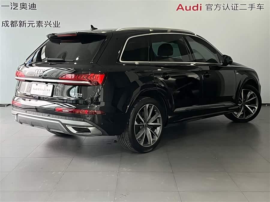 Audi Q7 2023 car image #5