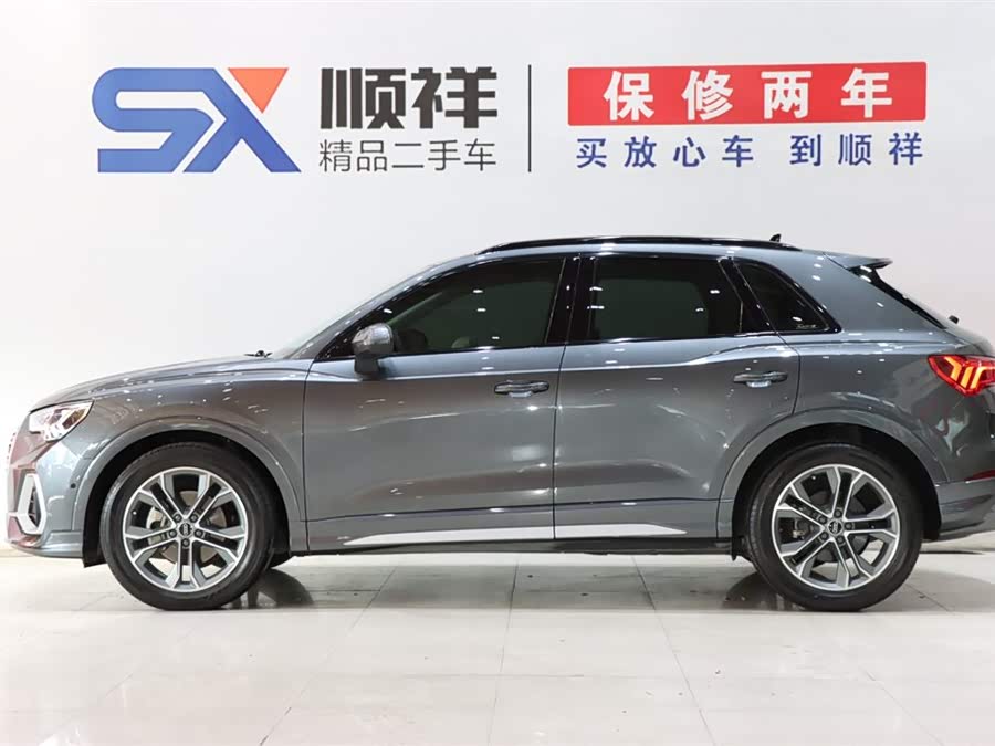 Audi Q3 2022 car image #5