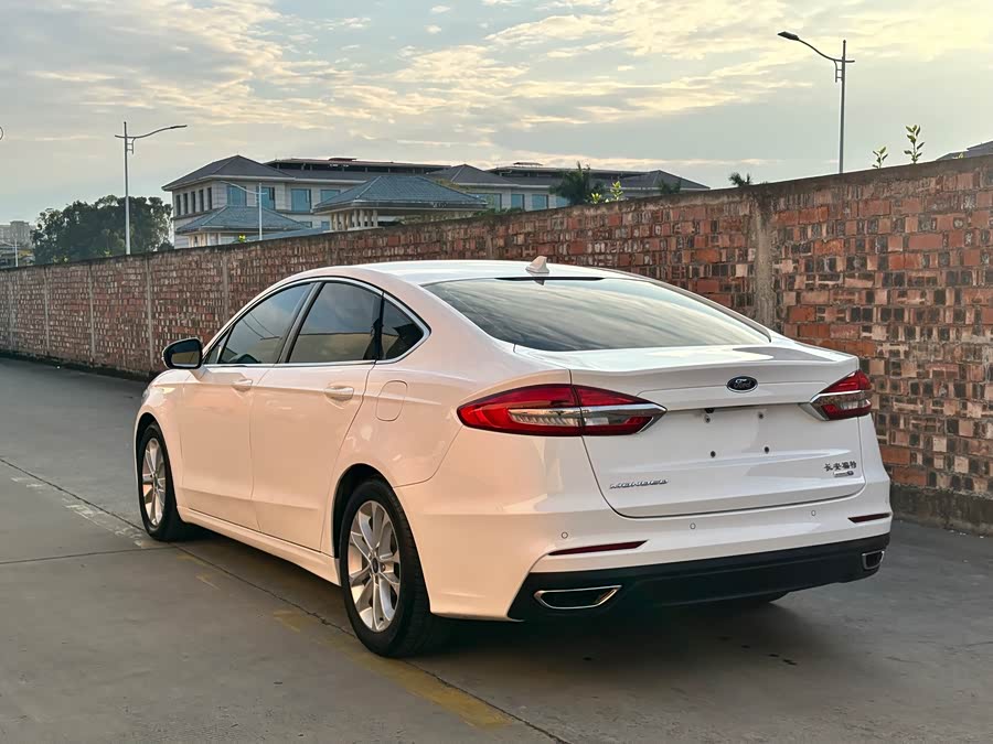 Ford Mondeo 2020 car image #5