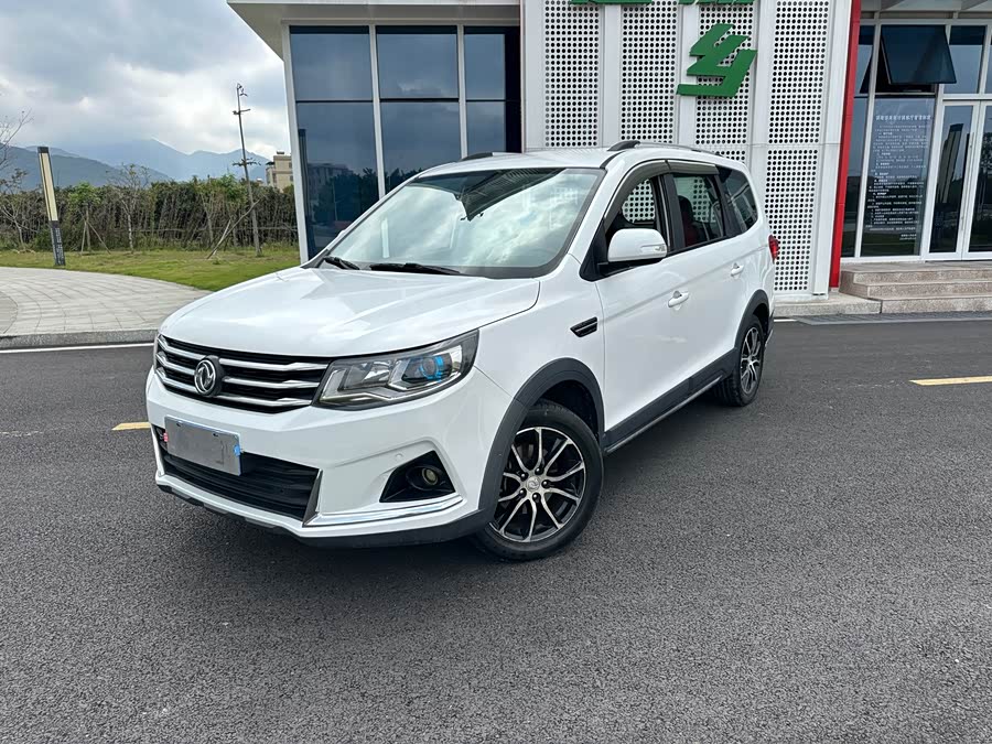 Forthing SX6 2020 #5 Forthing SX6 2020 car image #5