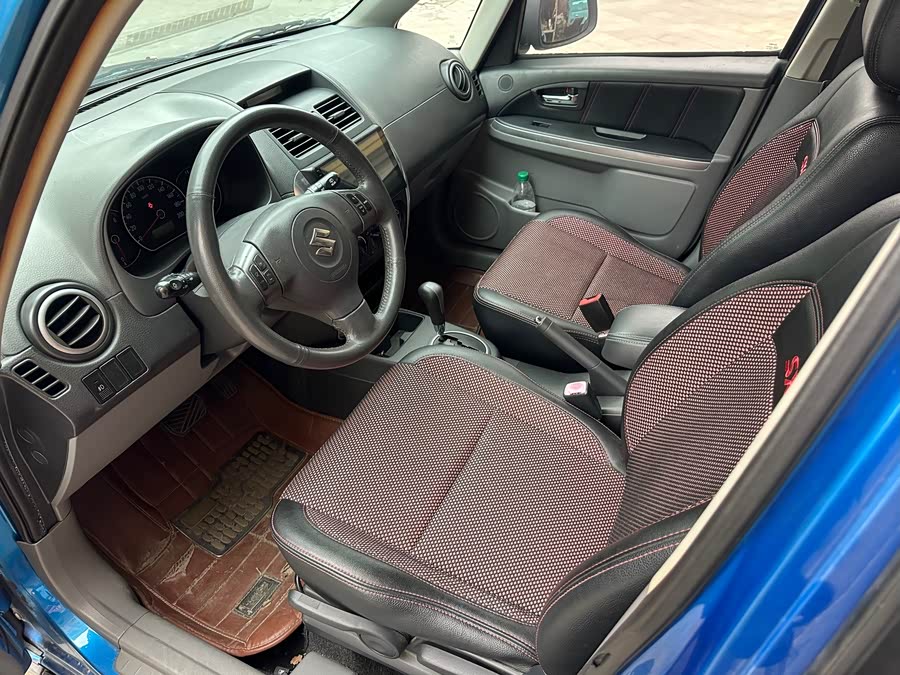 Suzuki SX4 2010 car image #5