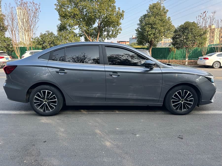 Roewe i5 2021 car image #5
