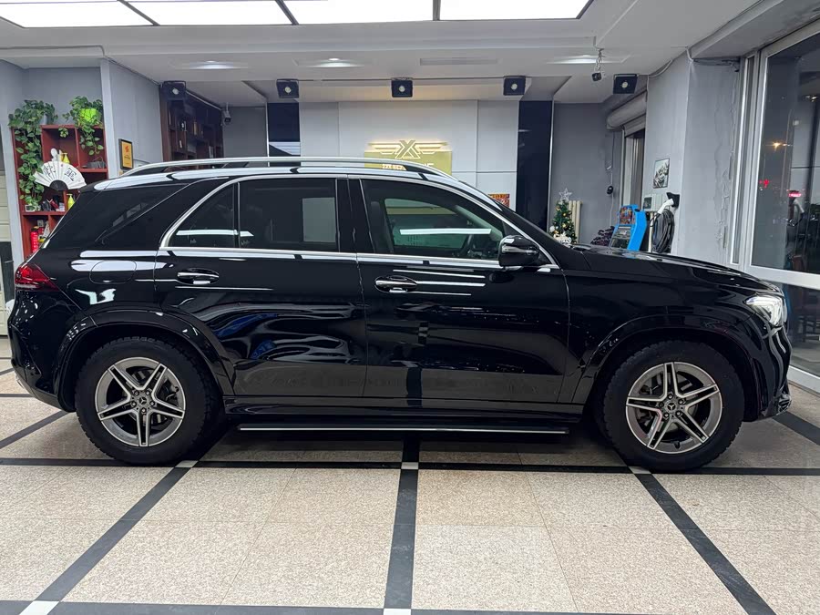 Mercedes-Benz GLE Class 2020 car image #5