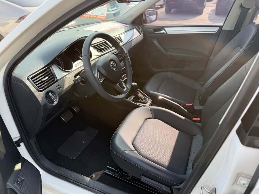 Skoda Rapid 2020 car image #5