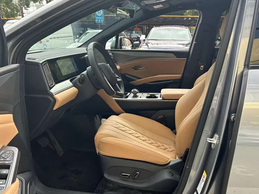 BYD SongL DM-i 2025 car image #5