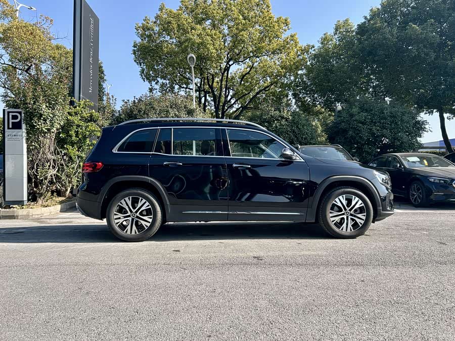 Mercedes-Benz GLB Class 2025 car image #5