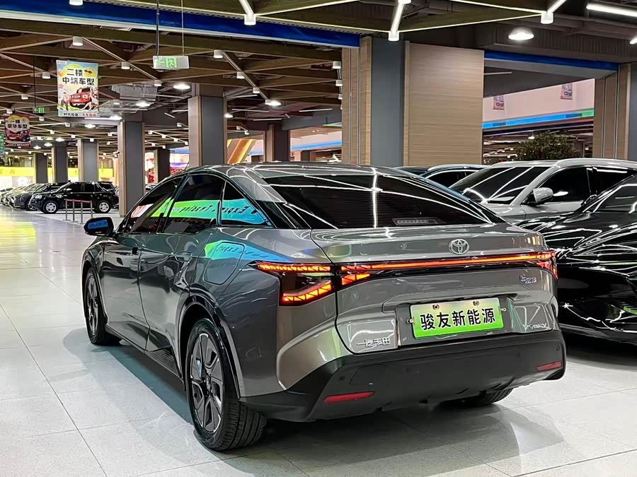 Toyota bZ3 2024 immagine di auto #5