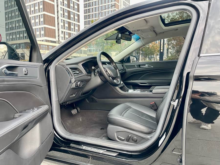 Ford Taurus 2017 car image #5