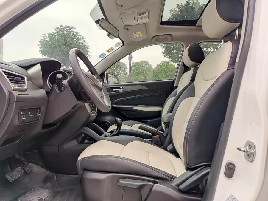 Changan CS35 2017 car image #5