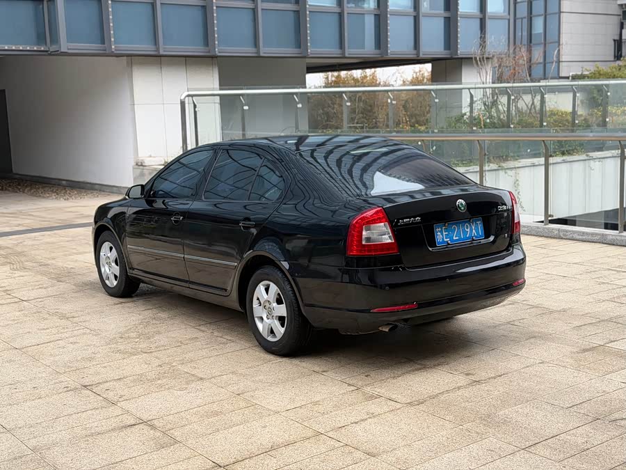 Skoda Octavia 2012 #5 Skoda Octavia 2012 car image #5