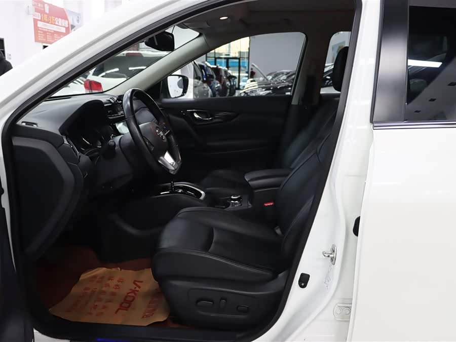 Nissan X-Trail 2020 car image #5