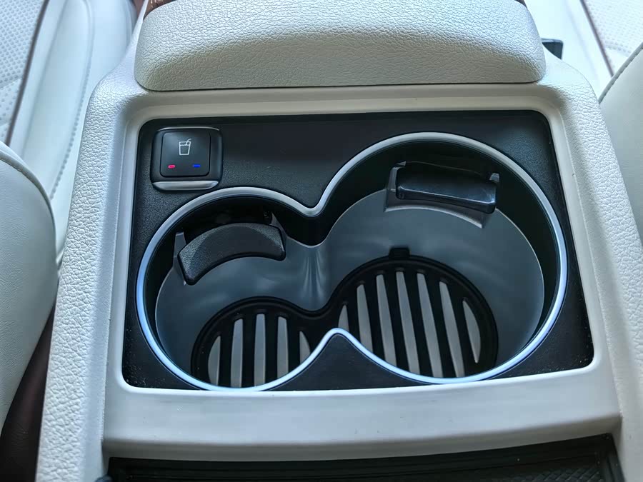 Mercedes-Benz V Class 2021 car image #5