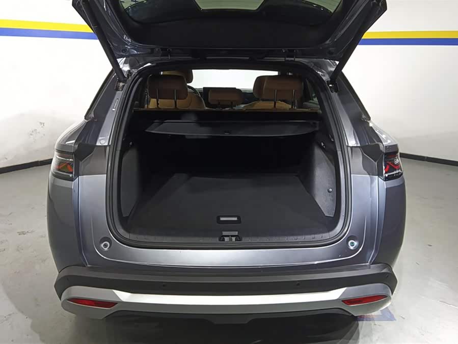 BYD SongL DM-i 2024 car image #5