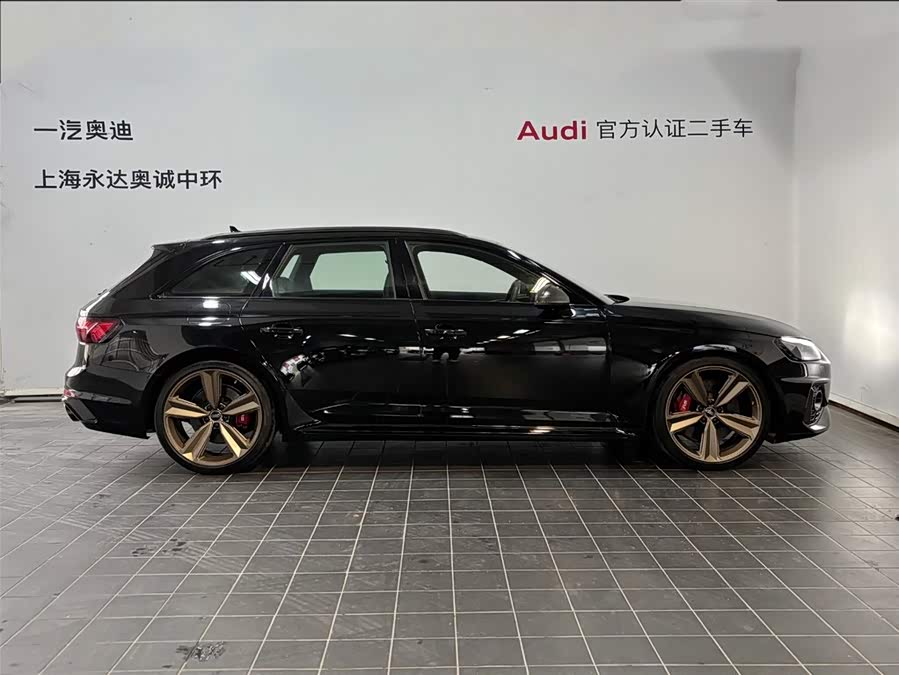 Audi RS 4 2023 immagine di auto #5