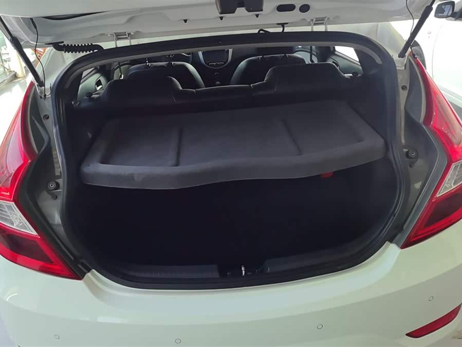 Mazda Reina Hatchback 2014 car image #5