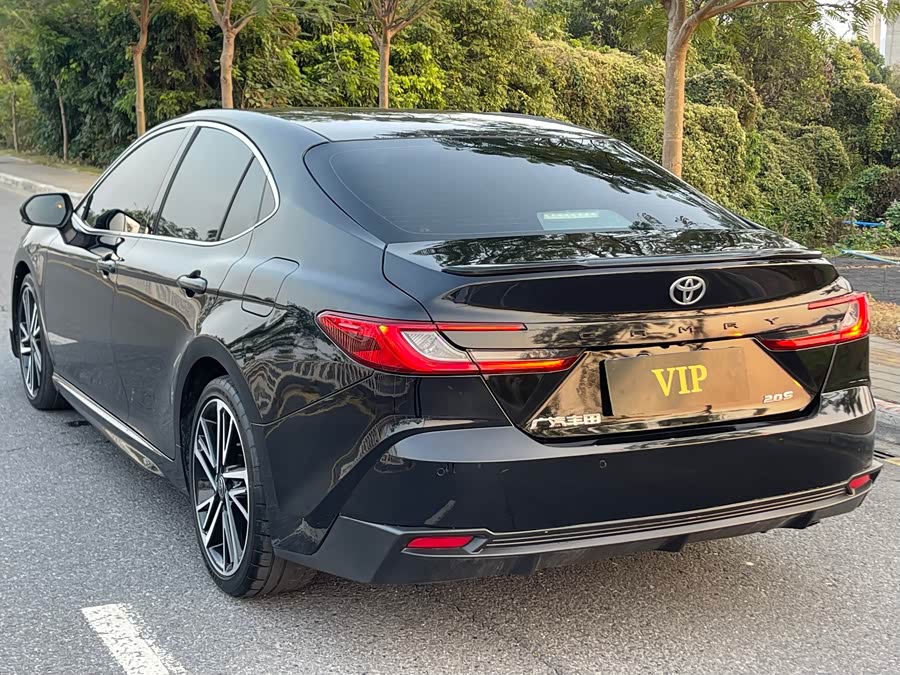 Toyota Camry 2024 immagine di auto #5