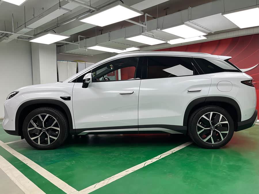 BYD SongL DM-i 2025 car image #5