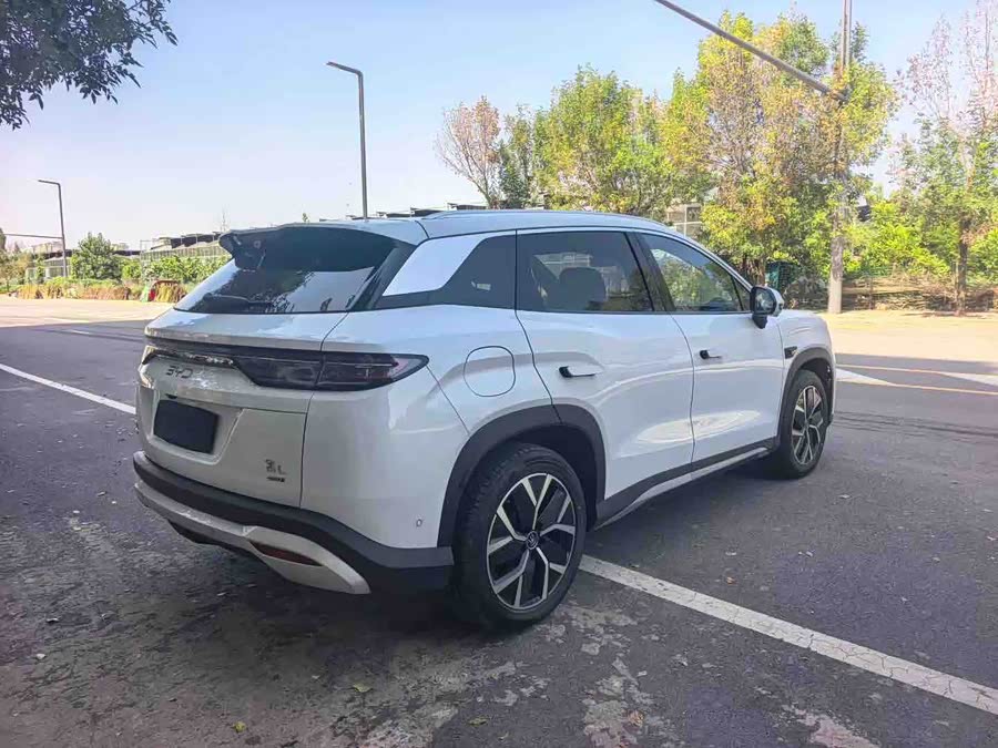 BYD SongL DM-i 2025 car image #5