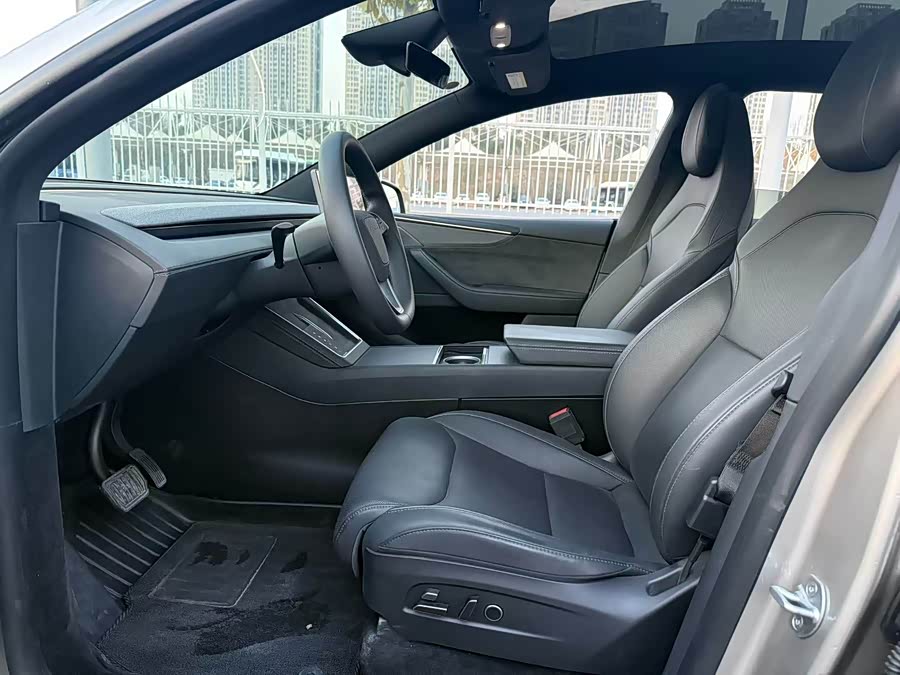 特斯拉 Model Y L 2025 汽车图片 #5