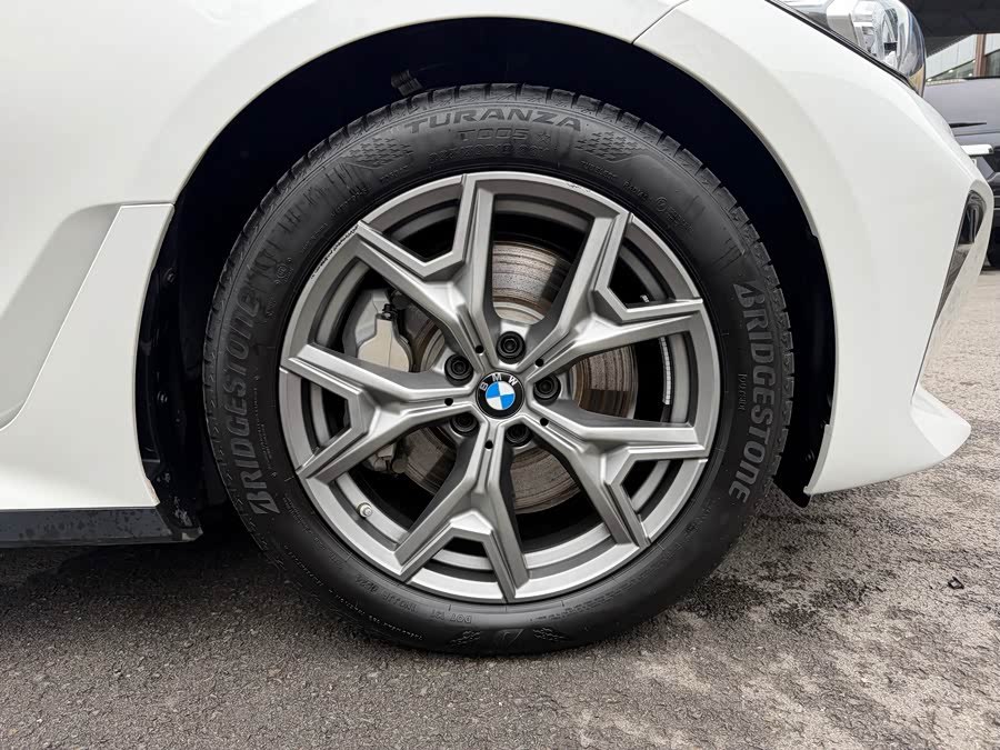 BMW i3 2024 car image #5